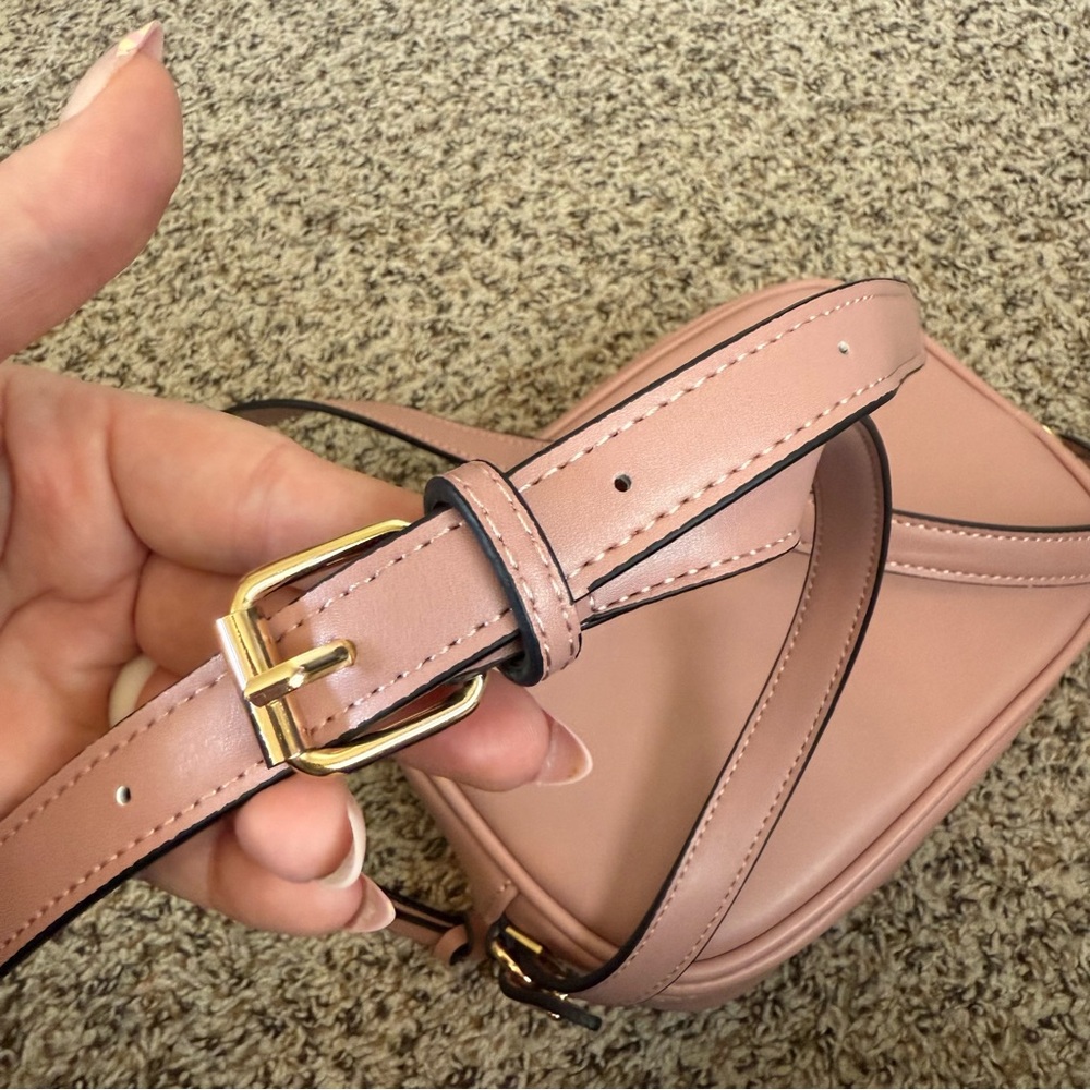 True Religion Baby Pink Med Crossbody Bag Purse with Horseshoe Logo Adjustable - Picture 4 of 14